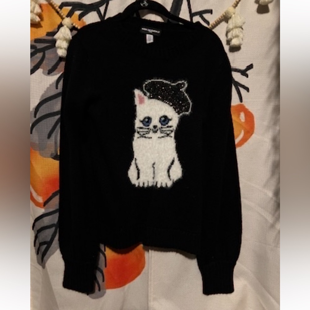 Choupette Sweater (Karl Lagerfeld’s cat)